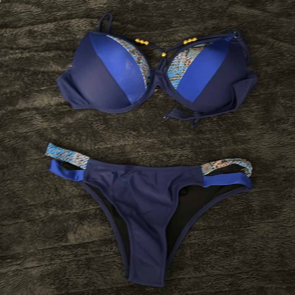 Large top & bottom. Swimsuit. New.